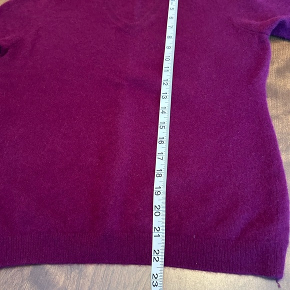 Burgundy cashmere V-neck sweater xl - Picture 7 of 10